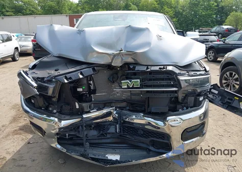 2025 Ram 1500 Laramie 4X4 6'4 Box z USA, uszkodzony, nr VIN 1C6SRFRP2SN520862